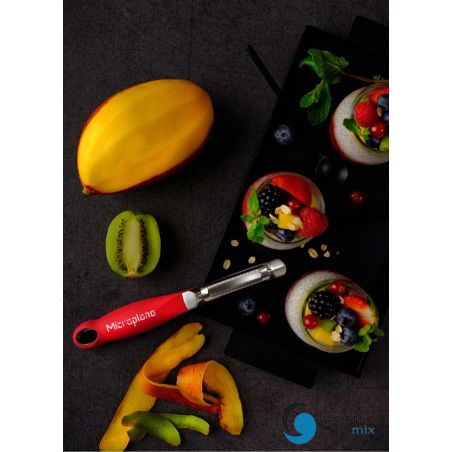 Obieraczka do warzyw czerwona SPECIALTY - MICROPLANE | MC-48192 tom-gast 